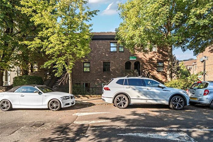 1 Bedroom Flat For Sale In Warrender Road, London, N19