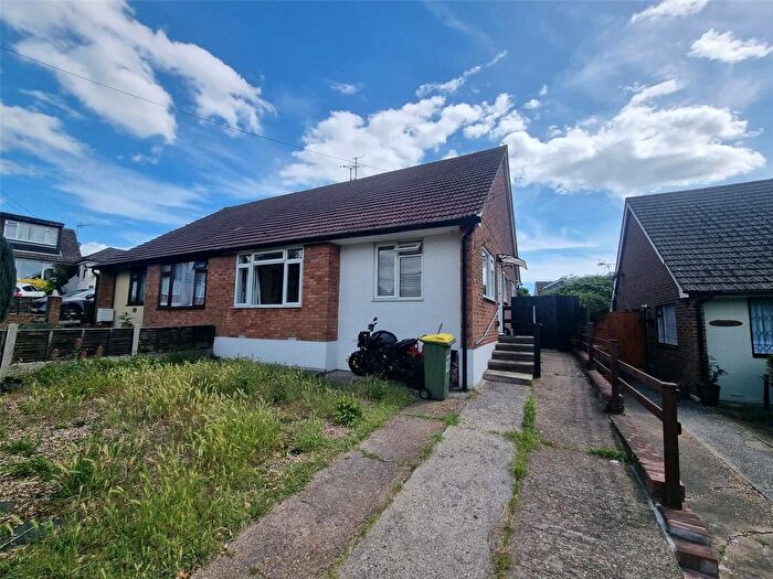 2 Bedroom Bungalow For Sale In Kendal Close, Hullbridge, Hockley, Essex, SS5