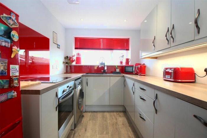 1 Bedroom Flat To Rent In Waveney, Hemel Hempstead, Hertfordshire, HP2