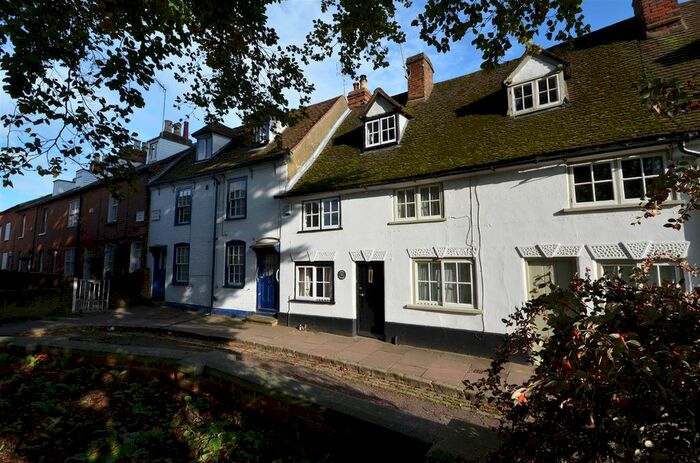 2 Bedroom Property To Rent In St. Marys Square, Aylesbury, HP20