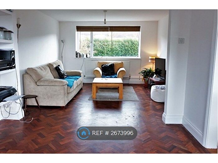 3 Bedroom Semi-Detached House To Rent In Cowley Drive, BN2