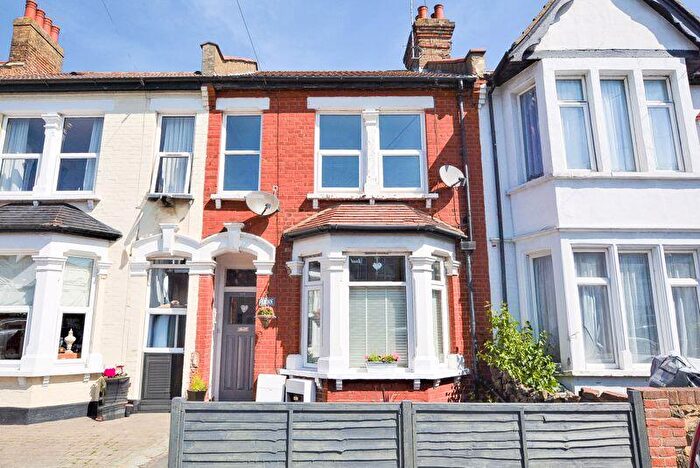 1 Bedroom Flat To Rent In Central Avenue, Southend-On-Sea, SS2