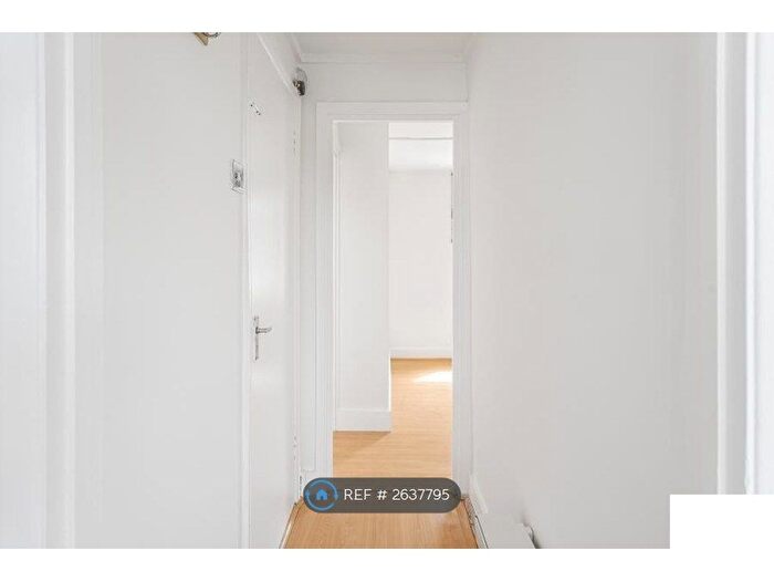 1 Bedroom Flat To Rent In Effingham Road, London, N8
