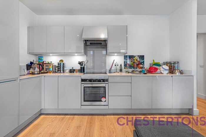 1 Bedroom Flat To Rent In Sailors House, Deauville Close, E14