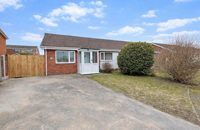 2 Bedroom Bungalow For Sale In Staining Rise, Staining, FY3