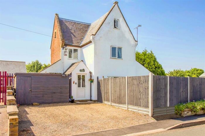 2 Bedroom Detached House For Sale In Ware Road, Tonwell, Ware, SG12