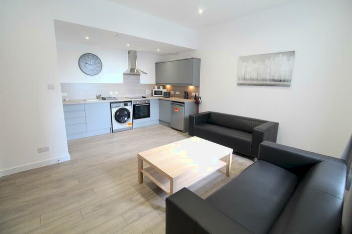 1 Bedroom Flat To Rent In Adelphi, Flat E, AB11