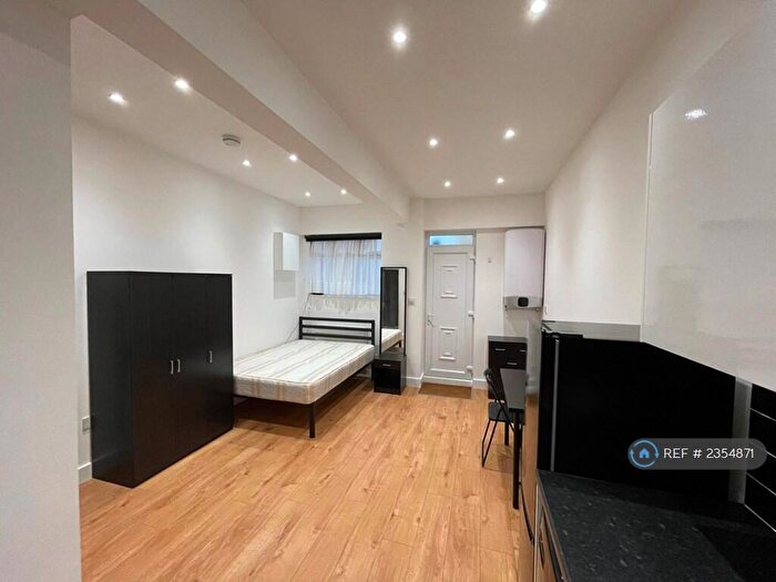 Studio To Rent In Harringay, London, N4