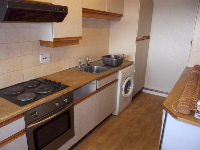 2 Bedroom Flat To Rent In Sandown Court, Preston, PR1