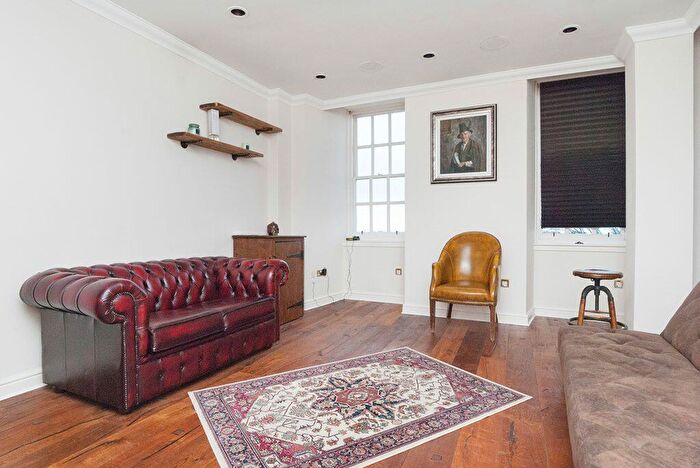 1 Bedroom Flat To Rent In L North Bank Street, Edinburgh, EH1