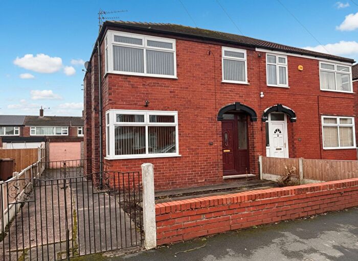 3 Bedroom Semi Detached House For Sale In Warwick Avenue, Swinton, M27