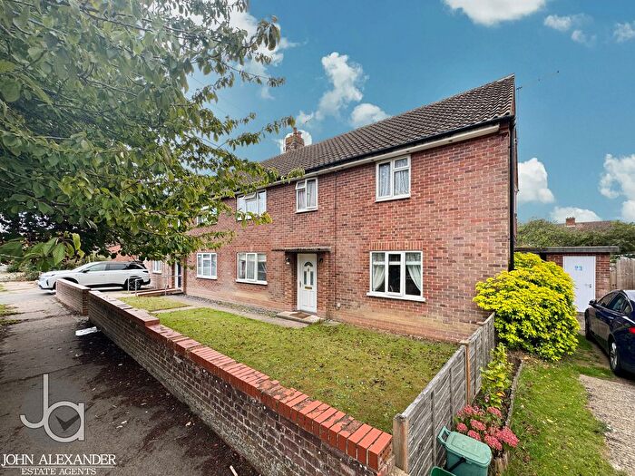 2 Bedroom Maisonette For Sale In Smallwood Road, Colchester, CO2