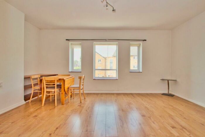 2 Bedroom Maisonette To Rent In Bittacy Hill, West Finchley, NW7
