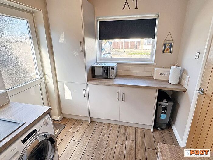 2 Bedroom Detached Bungalow For Sale In Oakwood Road, Hayling Island., PO11