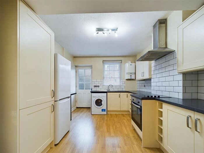 2 Bedroom Flat To Rent In Hermitage Road, Hitchin, SG5