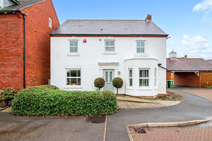 4 Bedroom Detached House For Sale In Grooms Close, Angmering, BN16
