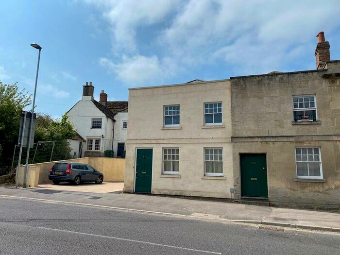 1 Bedroom Flat To Rent In London Road, Chippenham, SN15