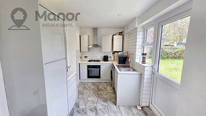 2 Bedroom End Of Terrace House To Rent In Sheppey Road, Dagenham, RM9