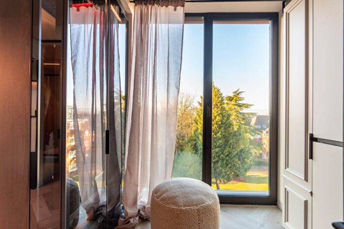 Studio To Rent In Queens Park, Brondesbury, London, NW2