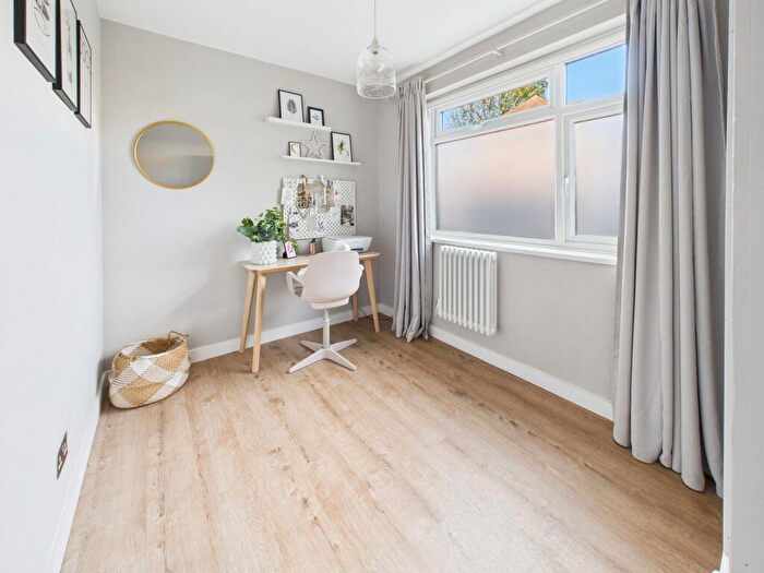 2 Bedroom Flat For Sale In Southdown Road, Shoreham By Sea, BN43