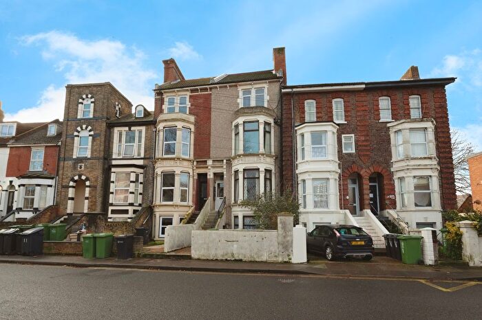 1 Bedroom Flat For Sale In Cottage Grove, Southsea, Hampshire, PO5