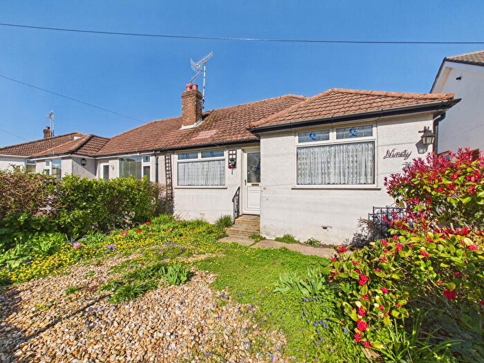 1 Bedroom Semi-Detached Bungalow For Sale In North Farm Road, Lancing, BN15