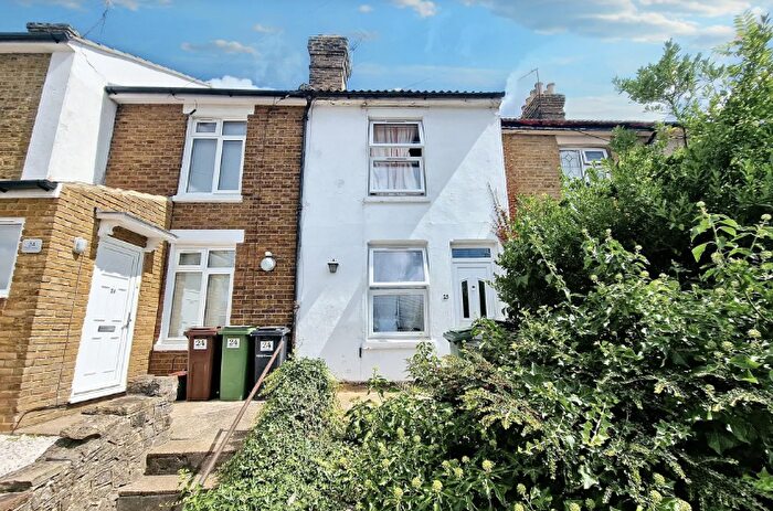 2 Bedroom House For Sale In Fant Lane, Maidstone, ME16