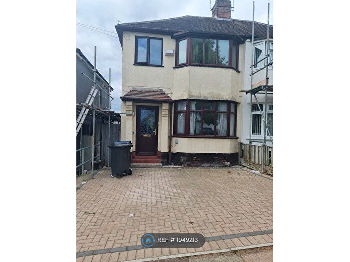 3 Bedroom Semi-Detached House To Rent In Wensleydale Road, Birmingham, B42