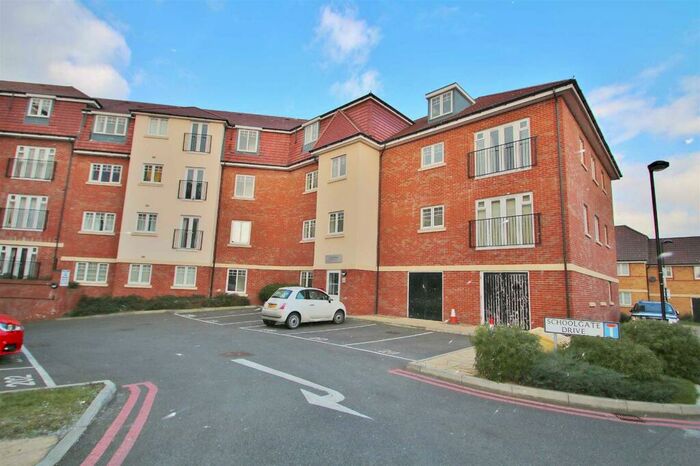 1 Bedroom Flat To Rent In Schoolgate Drive, Morden, SM4