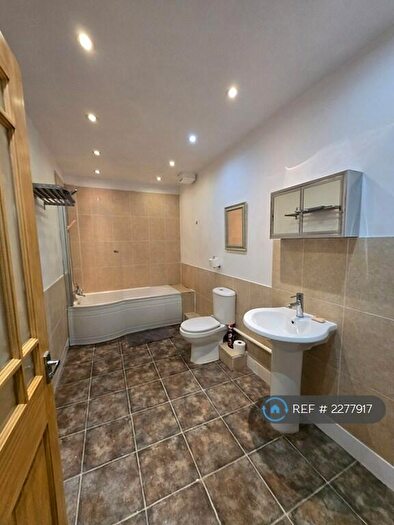 3 Bedroom Flat To Rent In Wiltie Gardens, Folkestone, CT19