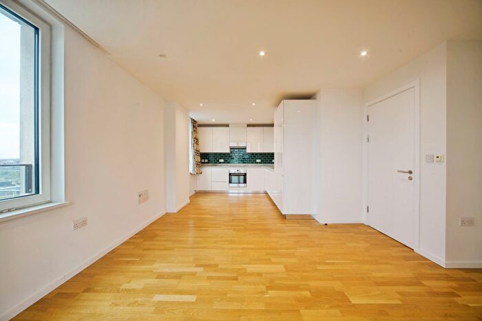 2 Bedroom Flat For Sale In Logan Close, London, E20