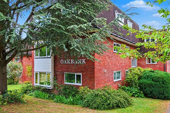 2 Bedroom Flat To Rent In Oakbank, Watling Street, Radlett, WD7