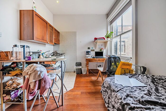 Studio To Rent In Bina Gardens, South Kensington, London, SW5