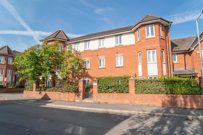 2 Bedroom Flat For Sale In New Barns Avenue, Chorlton, M21