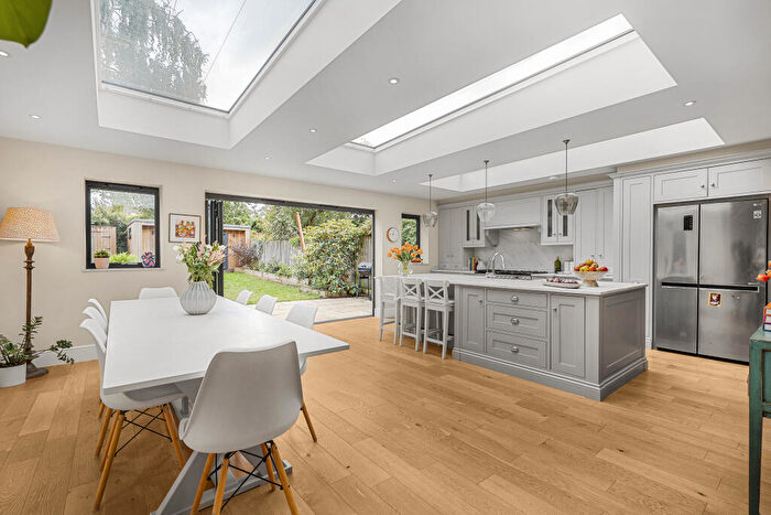 4 Bedroom Semi-Detached House For Sale In Temple Sheen Road, East Sheen, London, SW14