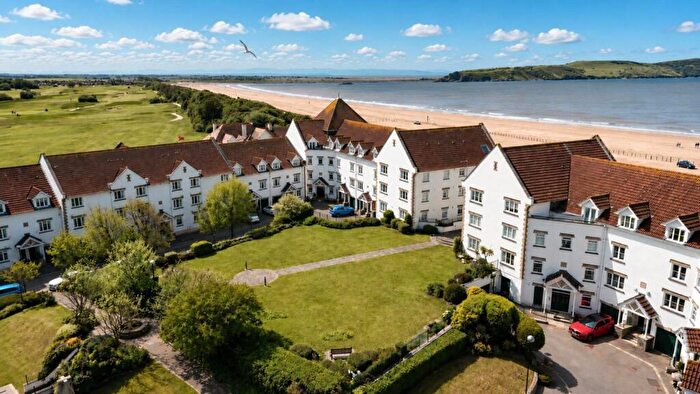 3 Bedroom Apartment For Sale In Royal Sands**Gated Development** Bedrooms**Sun Terrace & Balcony**, BS23
