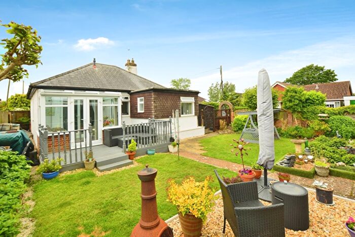3 Bedroom Bungalow For Sale In Seaway Gardens, St. Marys Bay, Romney Marsh, Kent, TN29