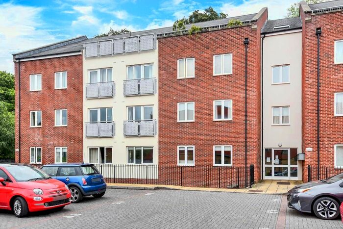 2 Bedroom Flat For Sale In Manor Park, Headington, OX3
