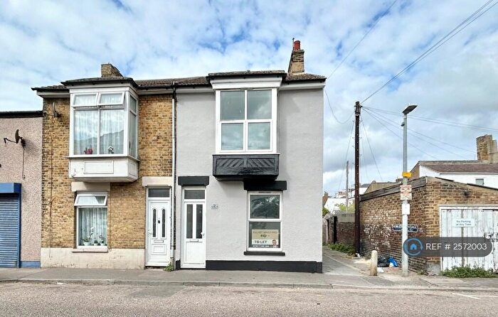 3 Bedroom Semi-Detached House To Rent In Richmond Street, Sheerness, ME12
