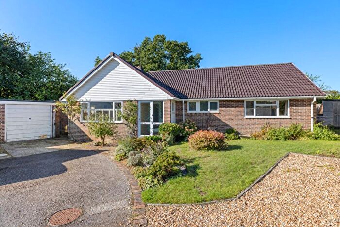 3 Bedroom Bungalow For Sale In Manor Close, Haslemere, Surrey, GU27