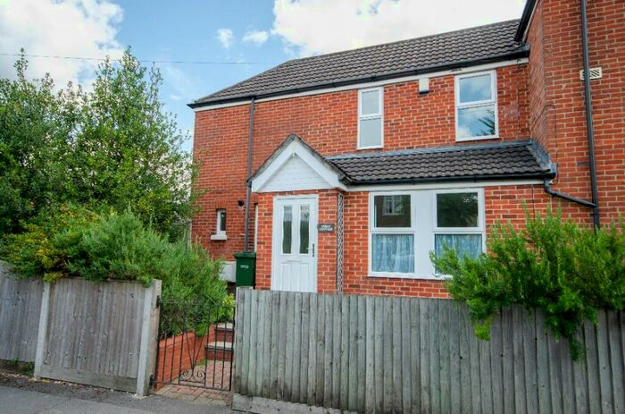 2 Bedroom Cottage To Rent In Brookwood Avenue, Eastleigh, Hampshire, SO50