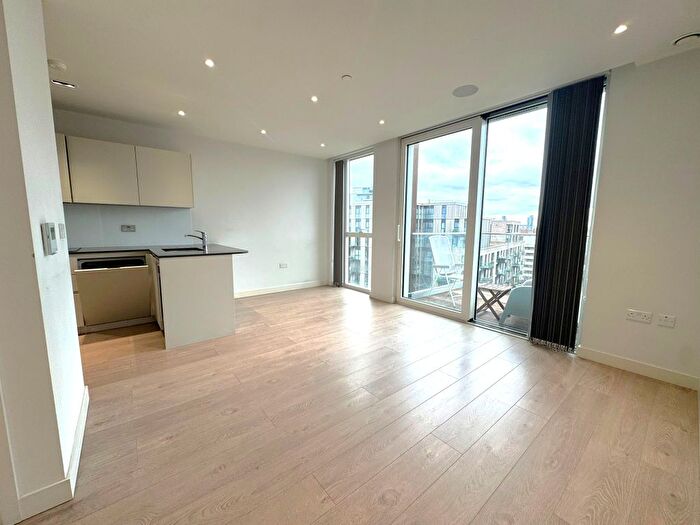 1 Bedroom Flat To Rent In Parkhouse, Woodberry Down, Kayani Avenue, London, N4