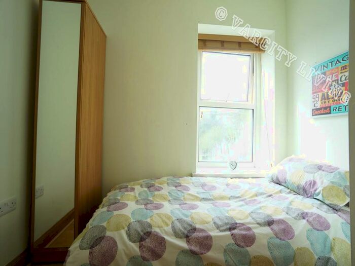 2 Bedroom House To Rent In Caernarfon Road, Bangor, Gwynedd, LL57