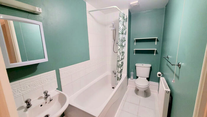 2 Bedroom Flat To Rent In Pinhigh Place, Lancaster Road, M6