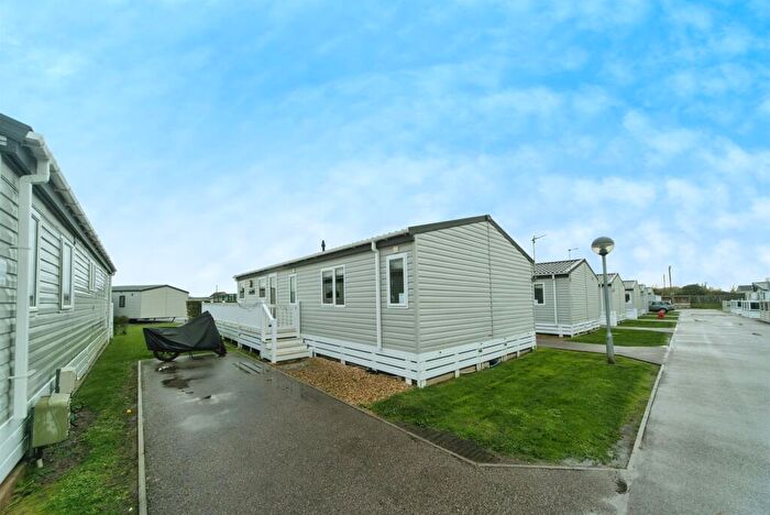 3 Bedroom Park Home For Sale In Eastbourne Road, Pevensey Bay, Pevensey, BN24