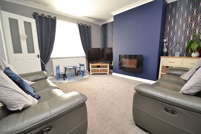 2 Bedroom Terraced House For Sale In Glenside Avenue, Shipley, BD18