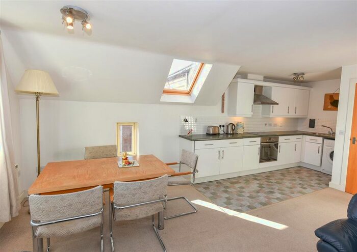 2 Bedroom Flat To Rent In Bolton House, Nicholas Gardens, York, YO10