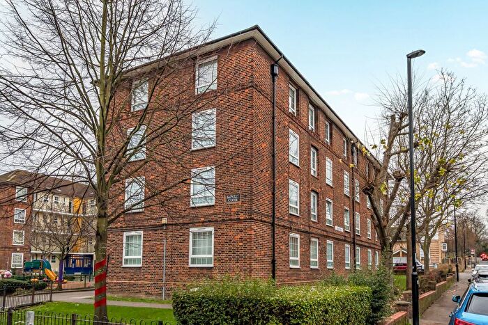1 Bedroom Flat For Sale In Barville Close, St Norbert Road, Brockley, SE4