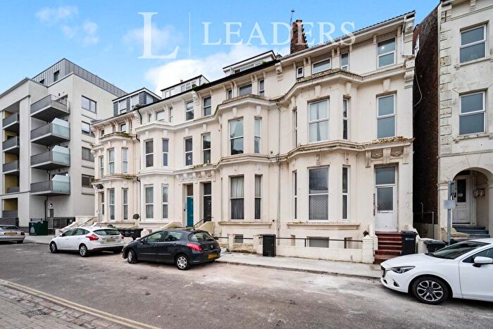 4 Bedroom Flat To Rent In Alhambra Road, PO4