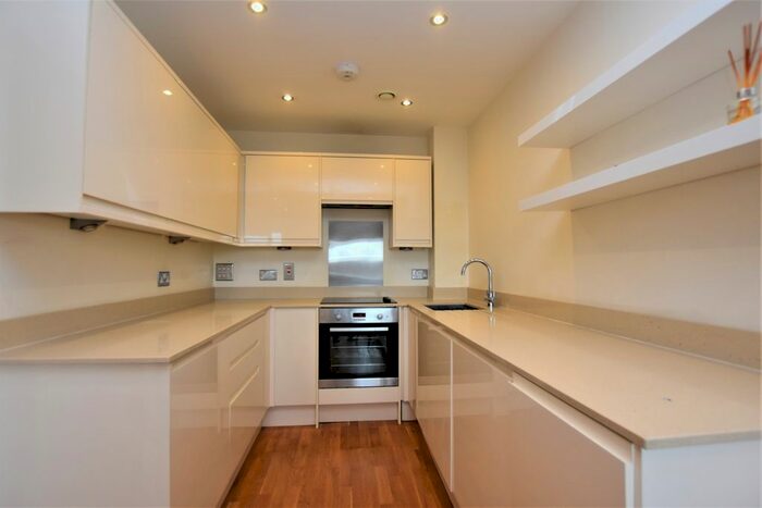 1 Bedroom Flat To Rent In High Street, Beckenham, BR3